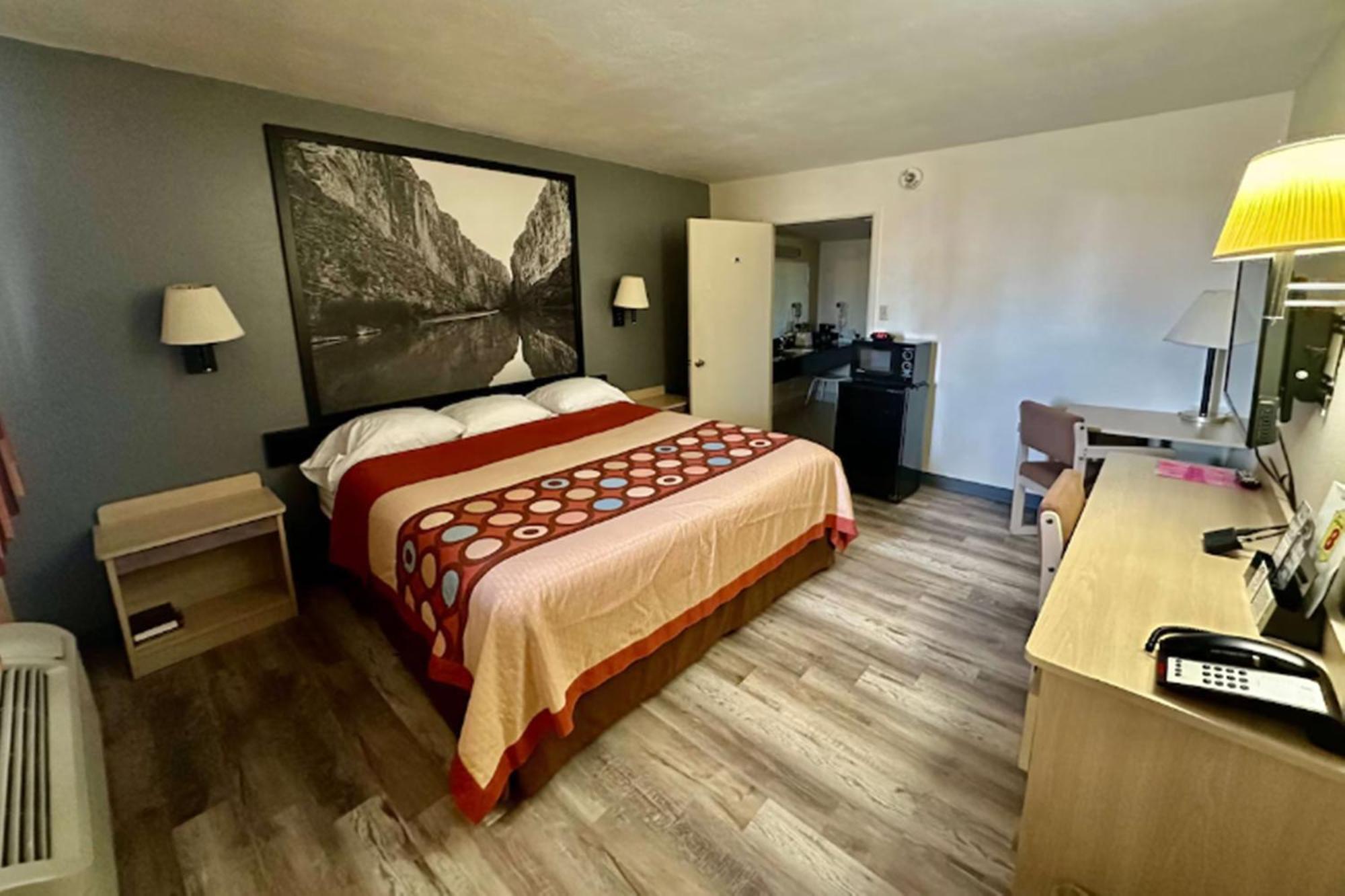 Super 8 By Wyndham Athens Tx Hotel Room photo