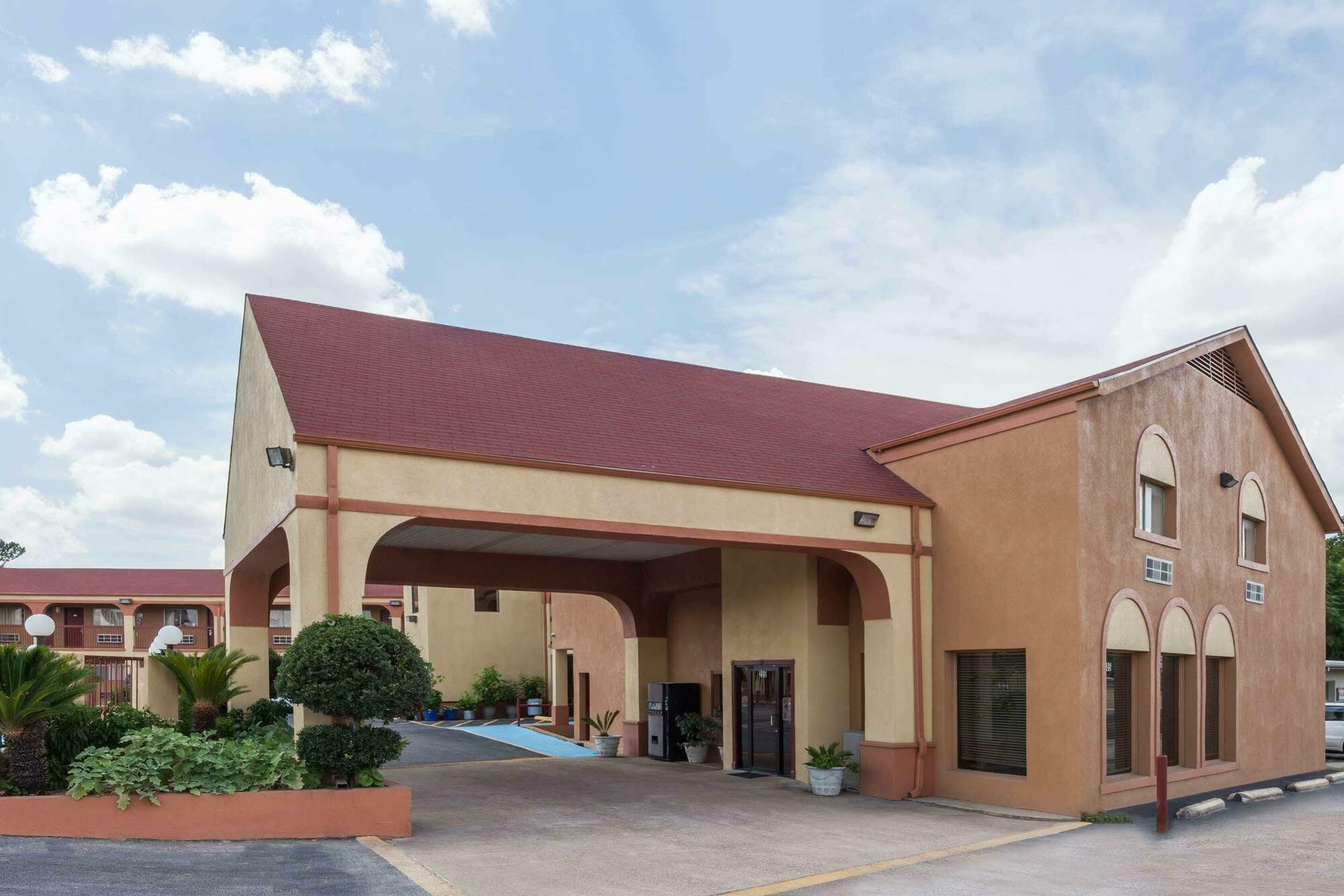 Super 8 By Wyndham Athens Tx Hotel Exterior photo